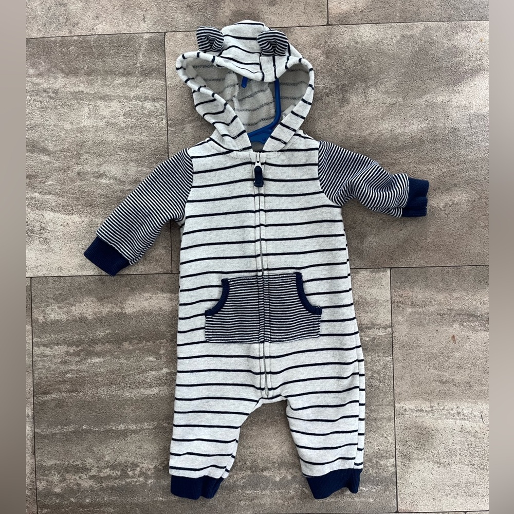 6M Carter’s baby boy zip up